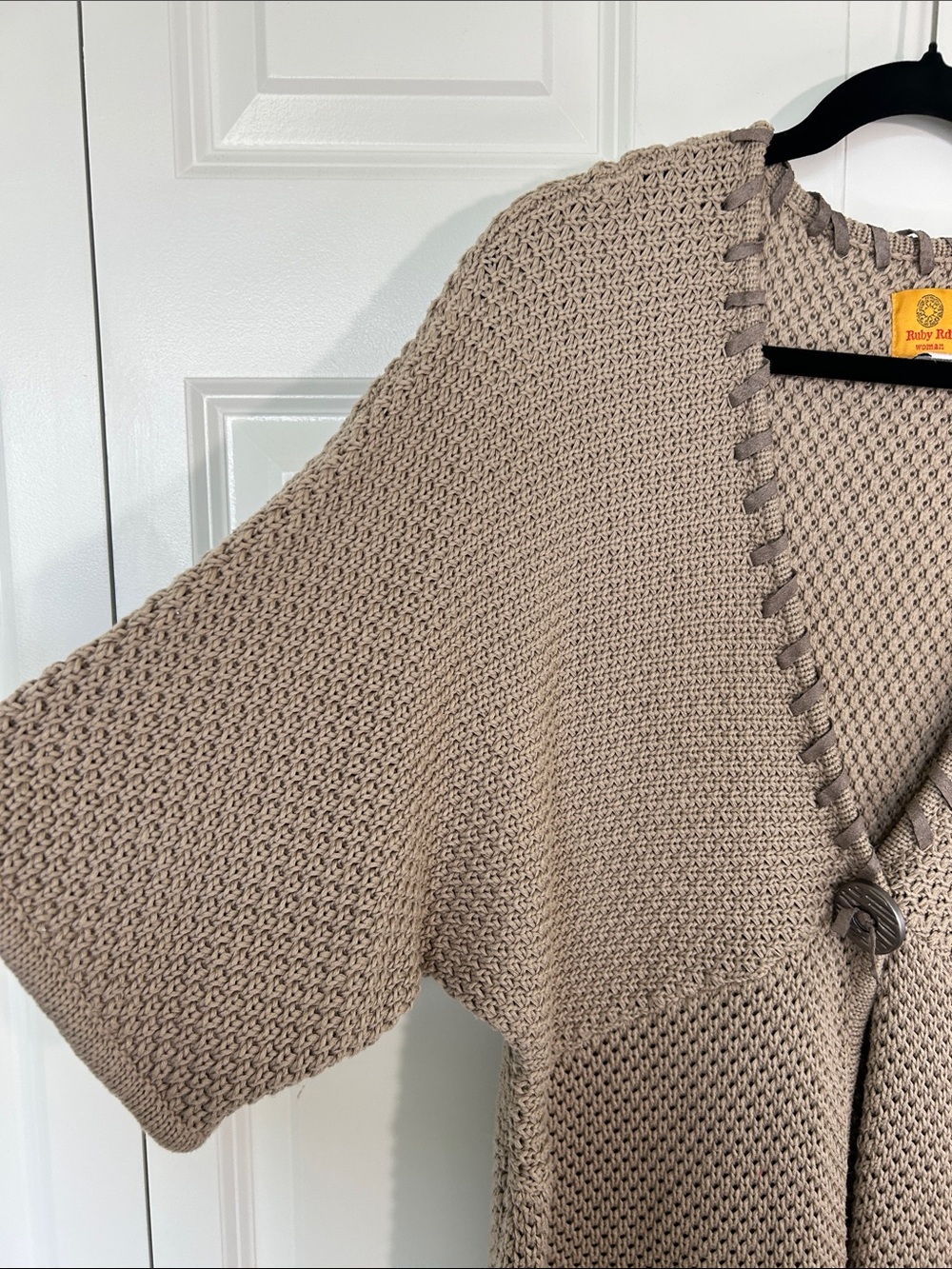 Ruby Rd. Woman Cream Textured Knit Top with Branded Tag - Picture 7 of 7